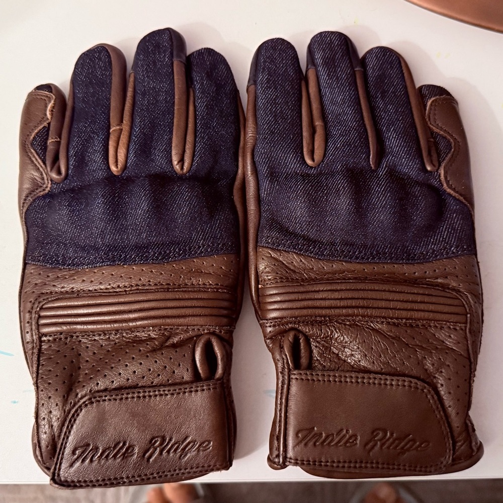 Motorcycle Gloves - Picture 3 of 3